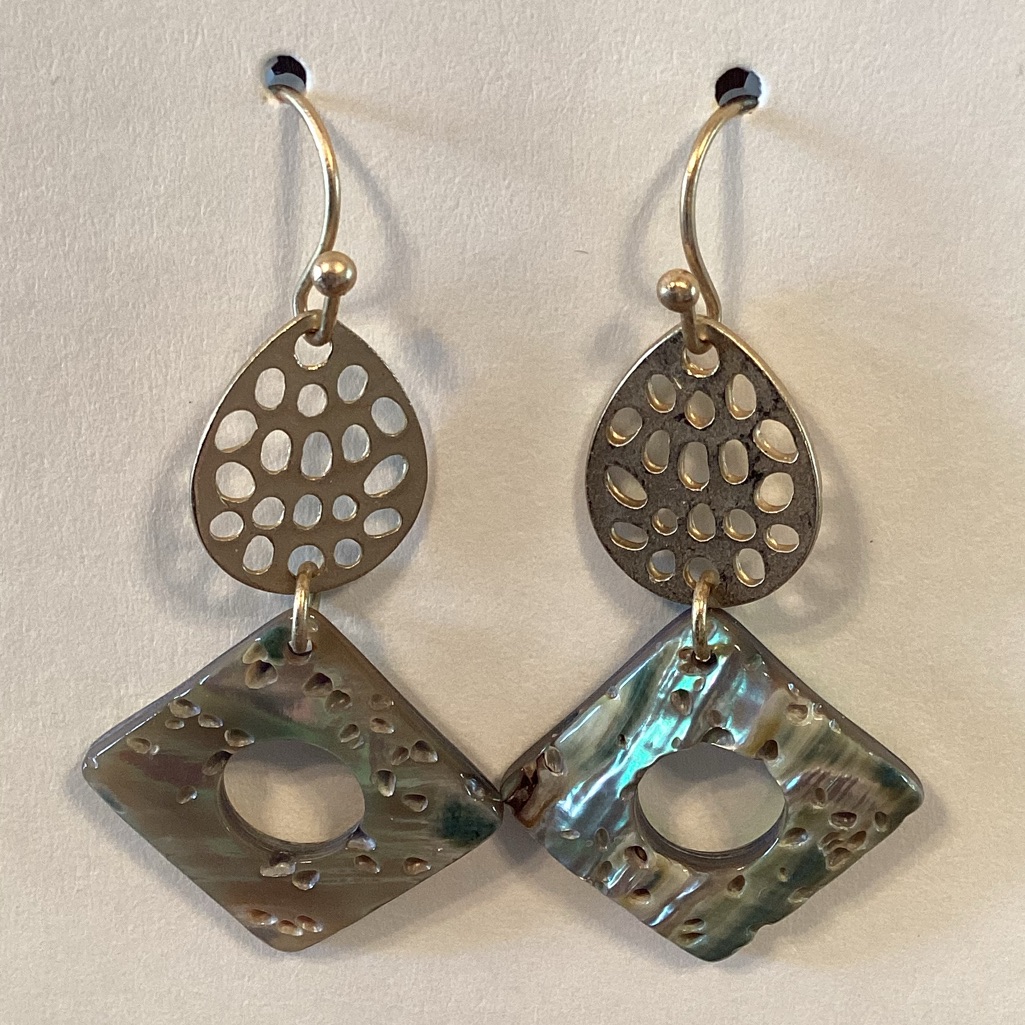 Square Shell Earrings 8$